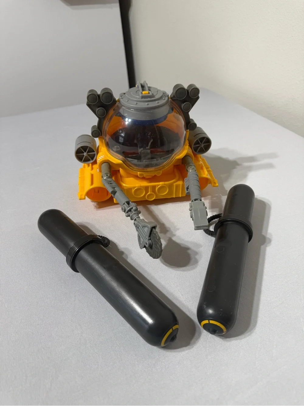 Mattel Jurassic World Deep Dive Submarine Vehicle Toy with Working Lights 2017
